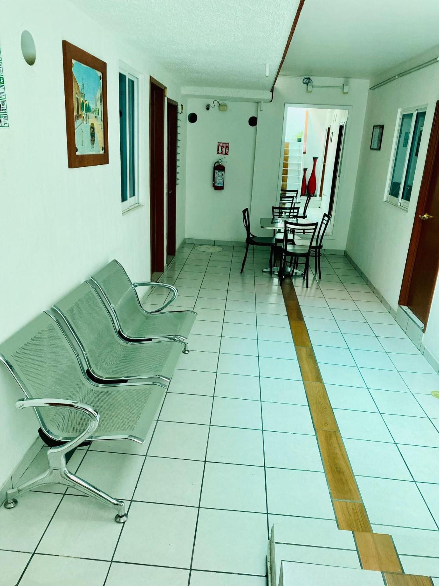 Hotel En Guadalajara Posada Mi Rey ภายนอก รูปภาพ
