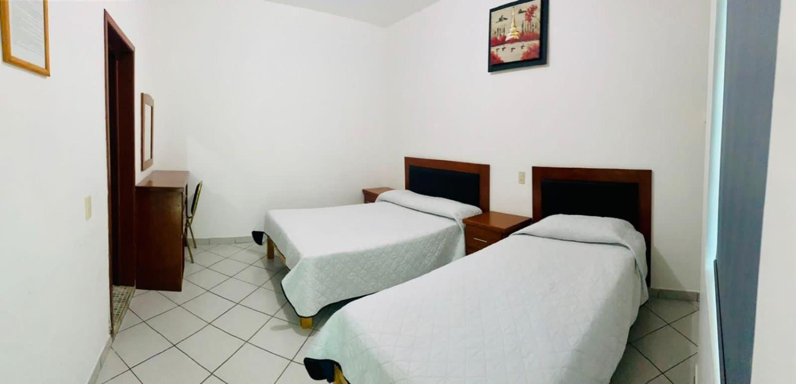 Hotel En Guadalajara Posada Mi Rey ภายนอก รูปภาพ